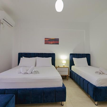 Violeta Apartments Ксамил Екстериор снимка