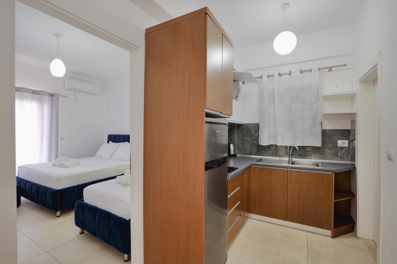 Violeta Apartments Ксамил Екстериор снимка