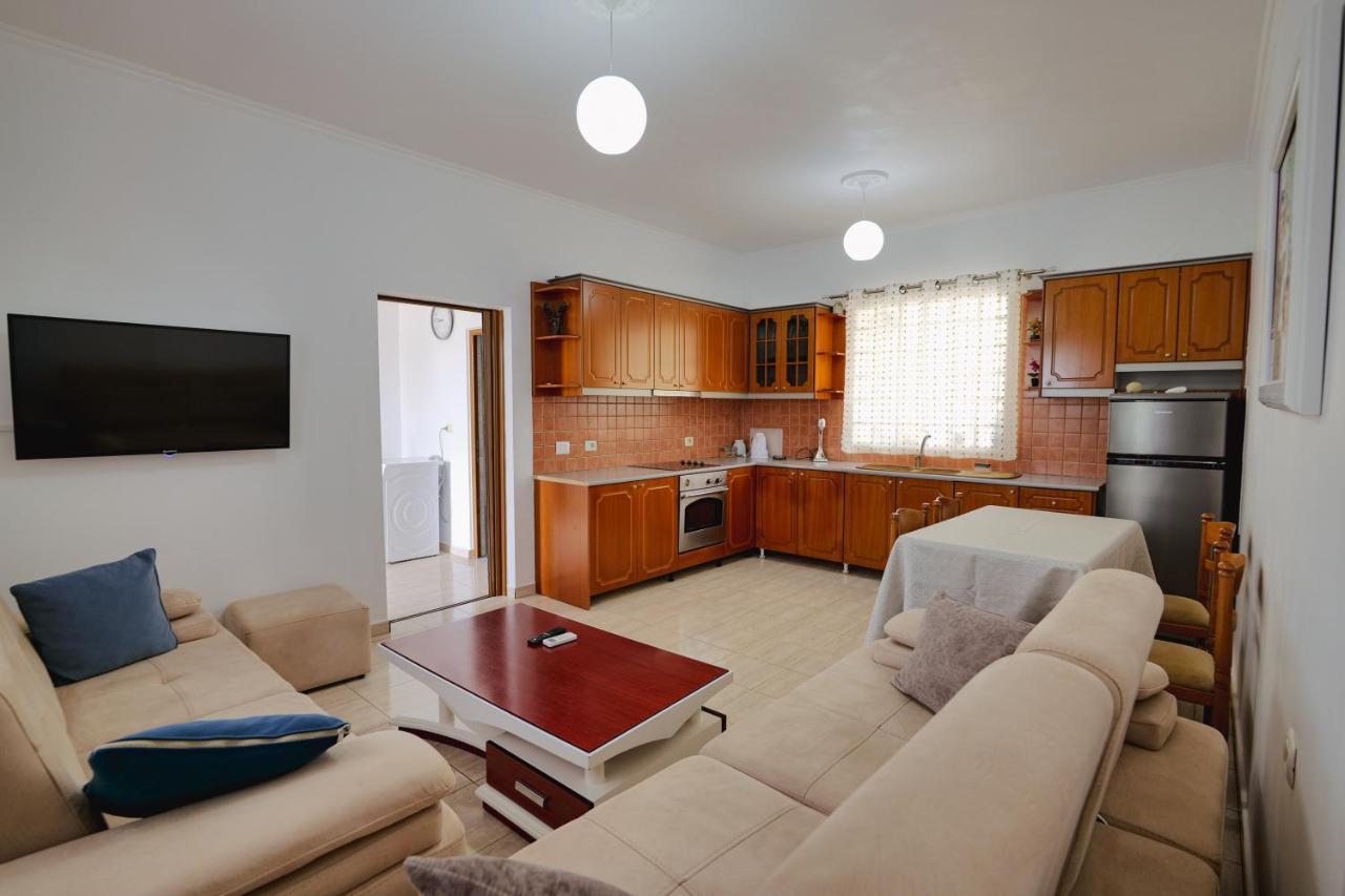 Violeta Apartments Ксамил Екстериор снимка