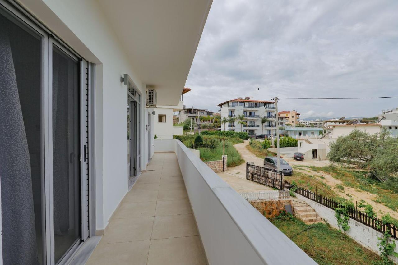 Violeta Apartments Ксамил Екстериор снимка
