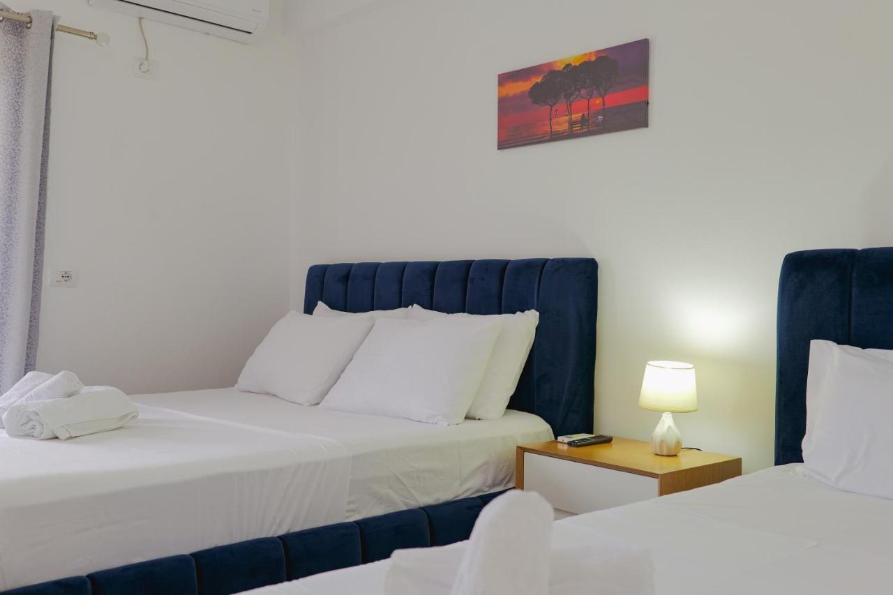 Violeta Apartments Ксамил Екстериор снимка