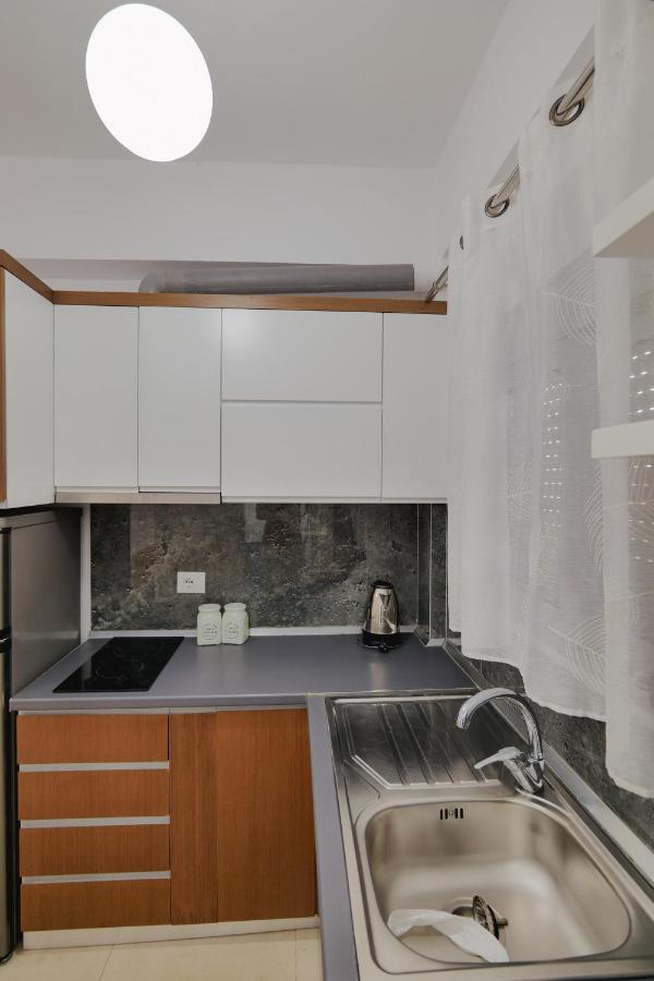 Violeta Apartments Ксамил Екстериор снимка