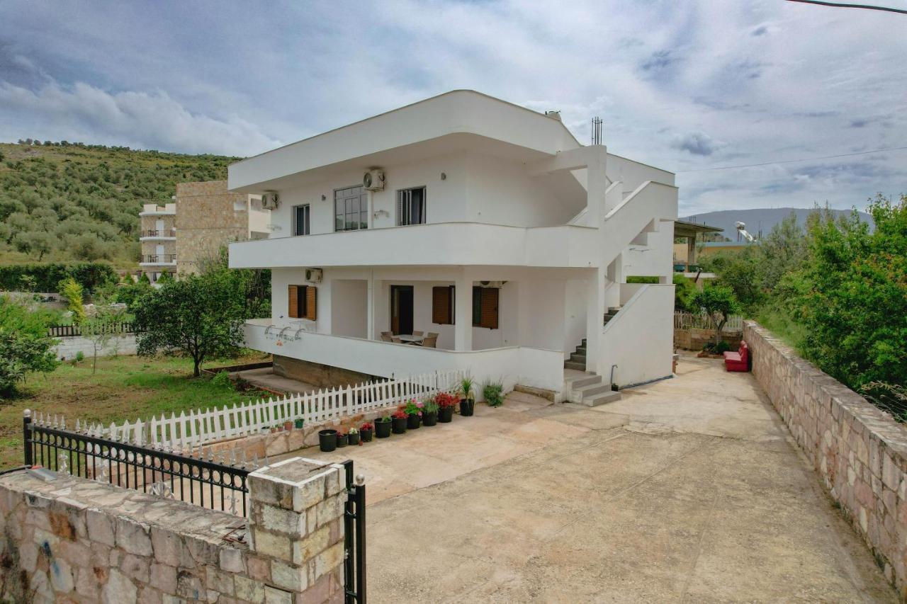 Violeta Apartments Ксамил Екстериор снимка
