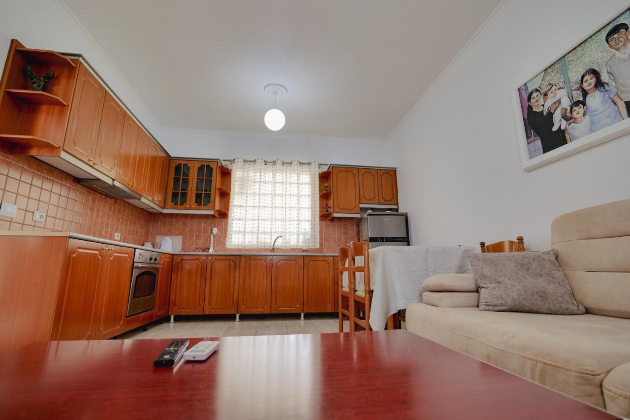 Violeta Apartments Ксамил Екстериор снимка
