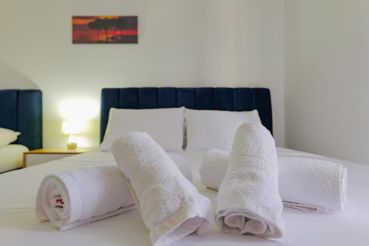 Violeta Apartments Ксамил Екстериор снимка