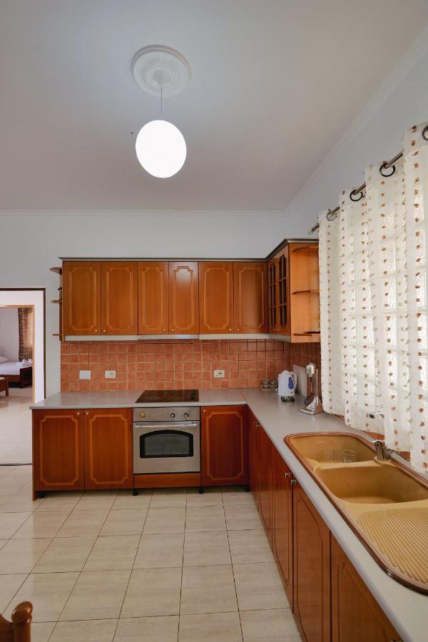Violeta Apartments Ксамил Екстериор снимка