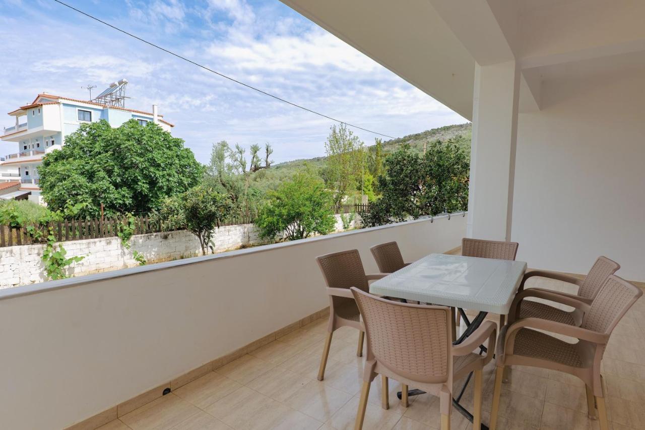 Violeta Apartments Ксамил Екстериор снимка