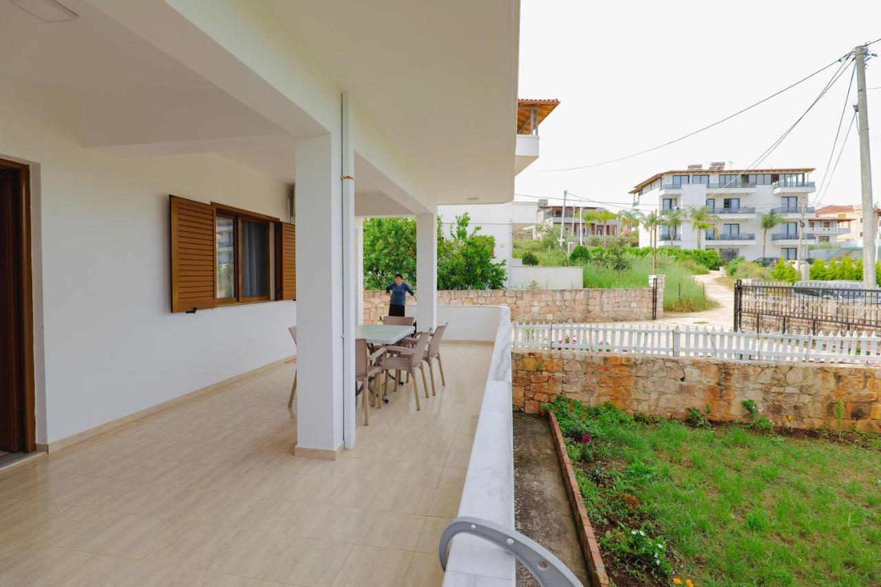 Violeta Apartments Ксамил Екстериор снимка