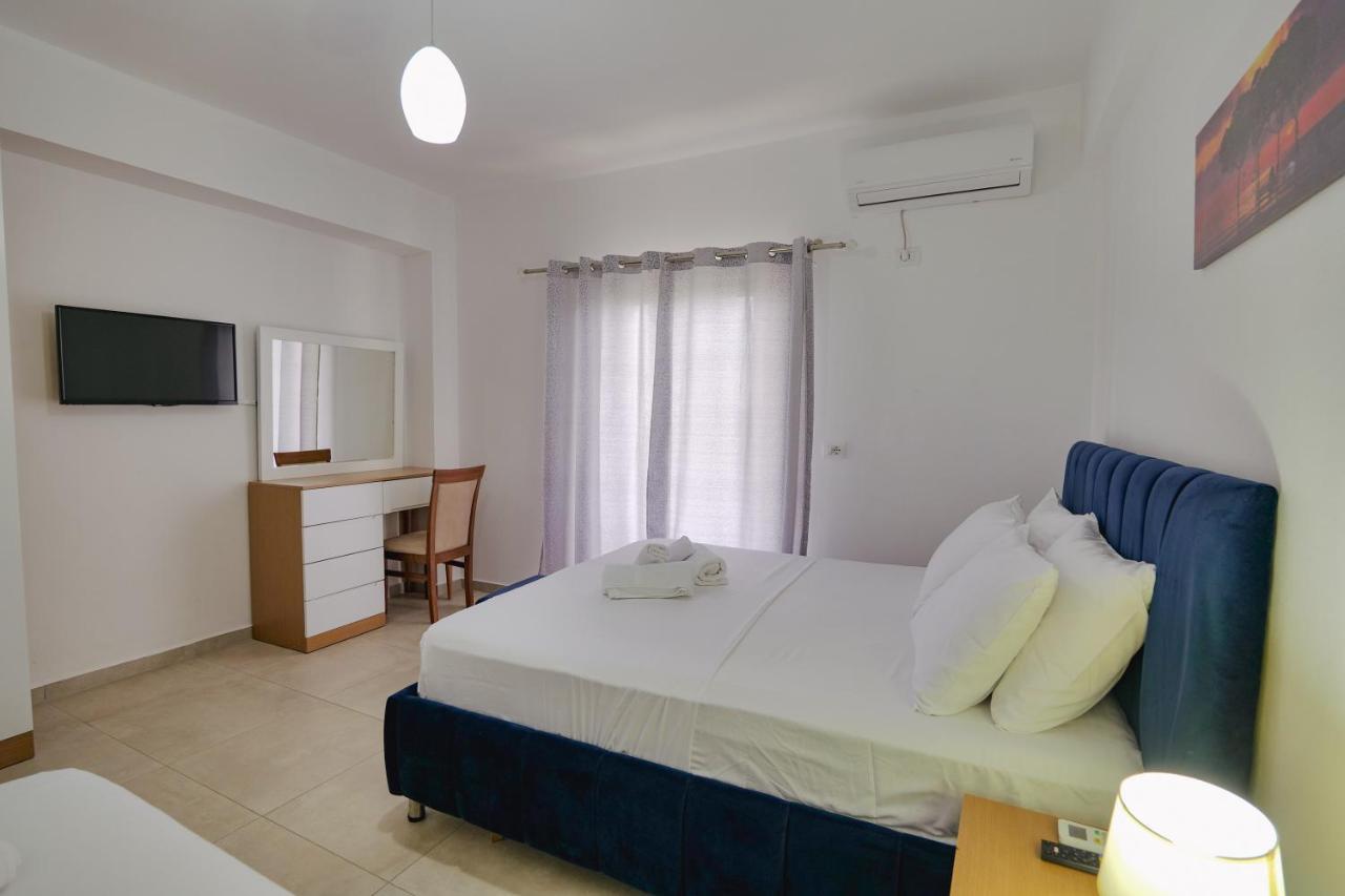 Violeta Apartments Ксамил Екстериор снимка
