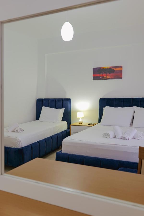 Violeta Apartments Ксамил Екстериор снимка