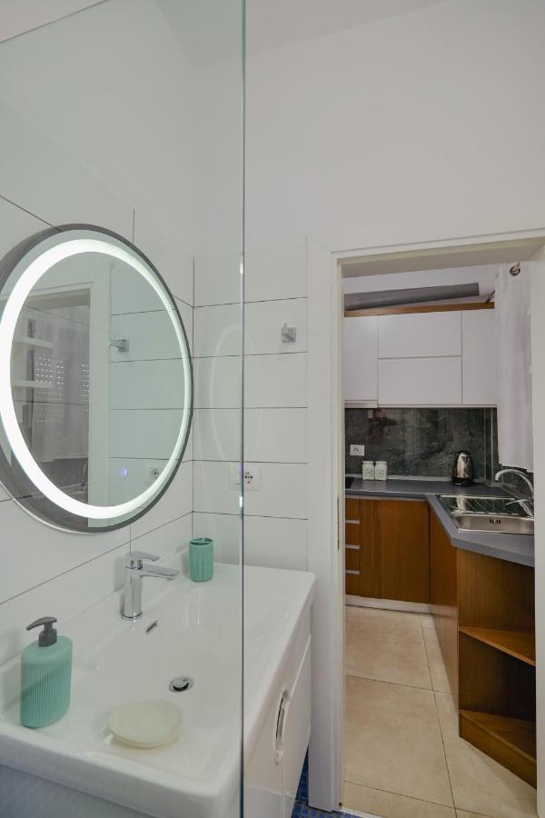 Violeta Apartments Ксамил Екстериор снимка