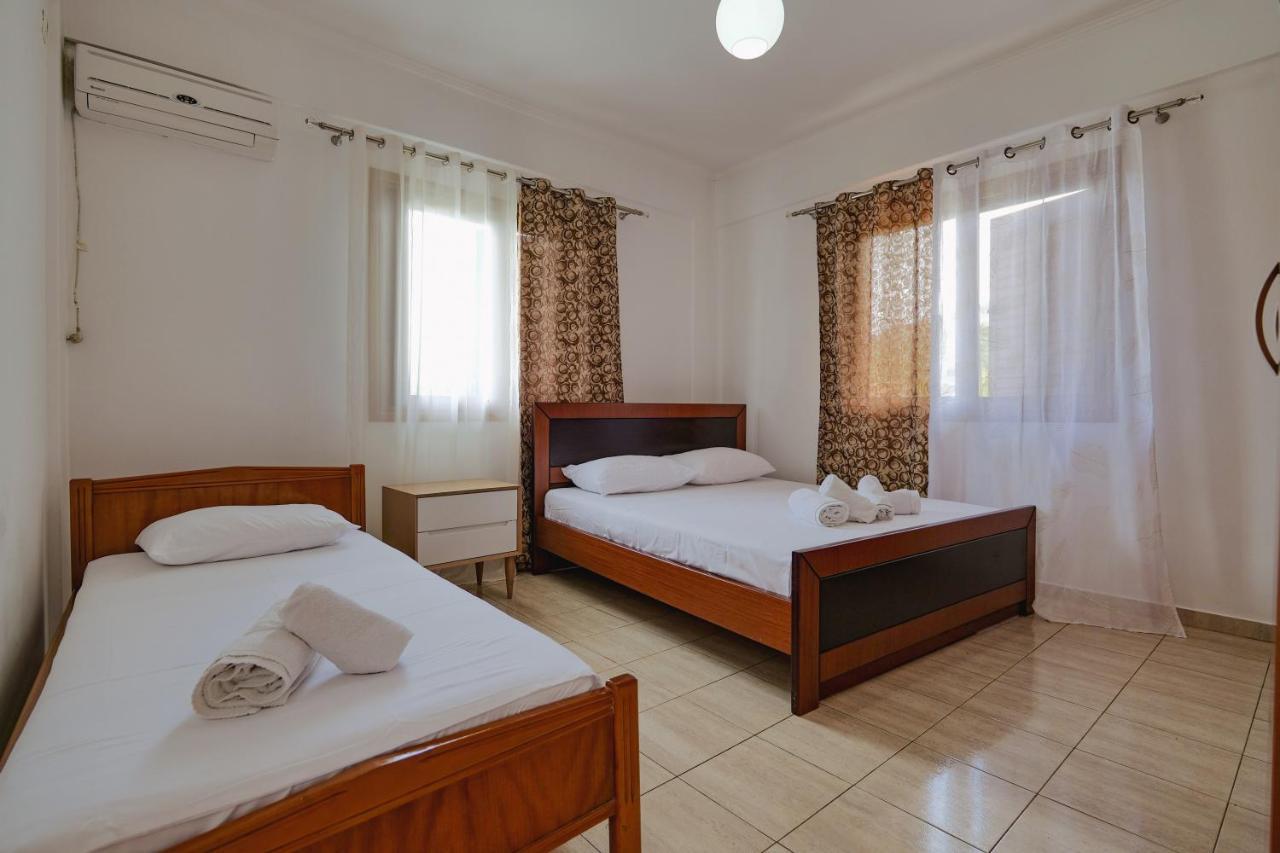 Violeta Apartments Ксамил Екстериор снимка
